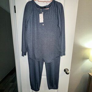 NWT 2 piece lounge set